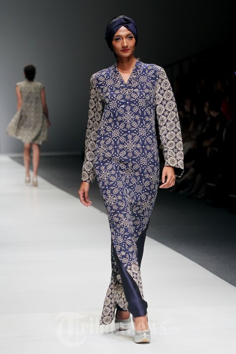 Fashion Show Cossy Latu Featuring Danar Hadi di JFW 2015