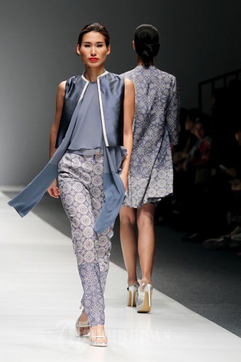 Fashion Show Cossy Latu Featuring Danar Hadi di JFW 2015