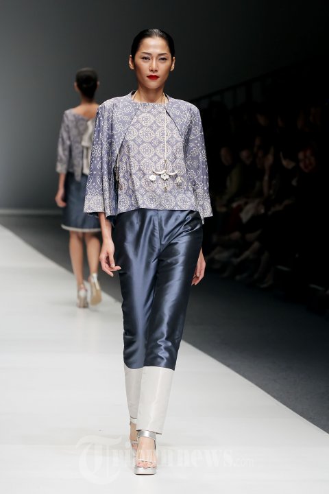 Fashion Show Cossy Latu Featuring Danar Hadi di JFW 2015