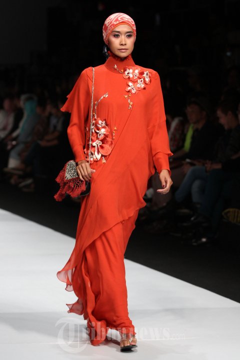 Fashion Show Koleksi Itang Yunasz
