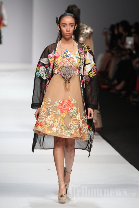Fashion Show Koleksi Mel Ahyar di JFW 2015