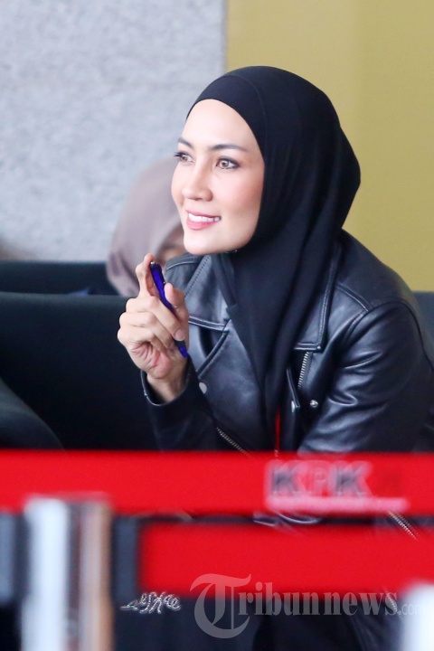 Fenny Steffy Burase Diperiksa KPK
