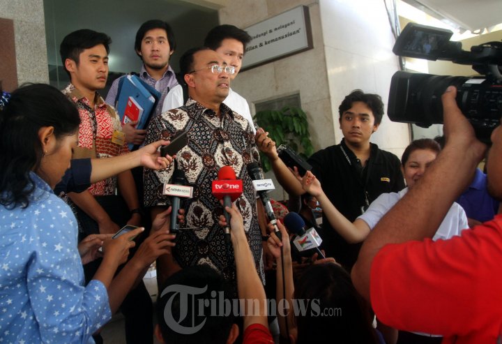 Firman Wijaya Kuasa Hukum Setya Novanto Datangi Bareskirim