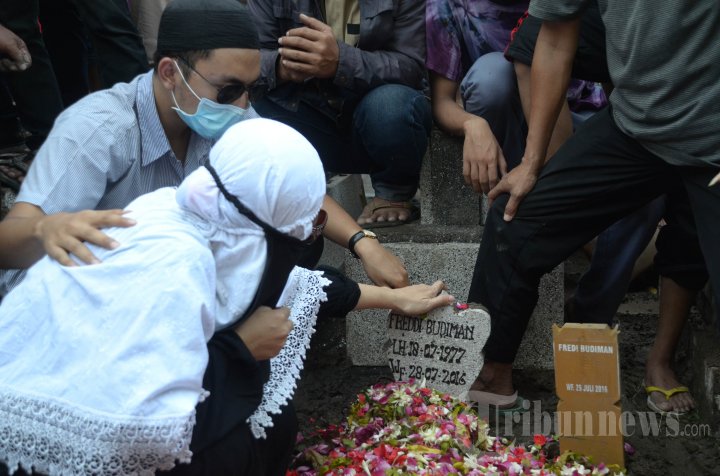 Freddy Budiman Dimakamkan di Surabaya