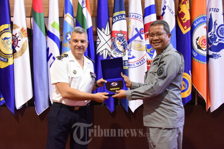 French Navy Kunjungi IMIC Bakamla RI