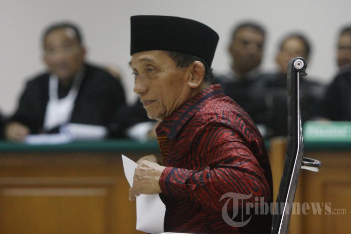Fuad Amin Imron Jalani Sidang Perdana