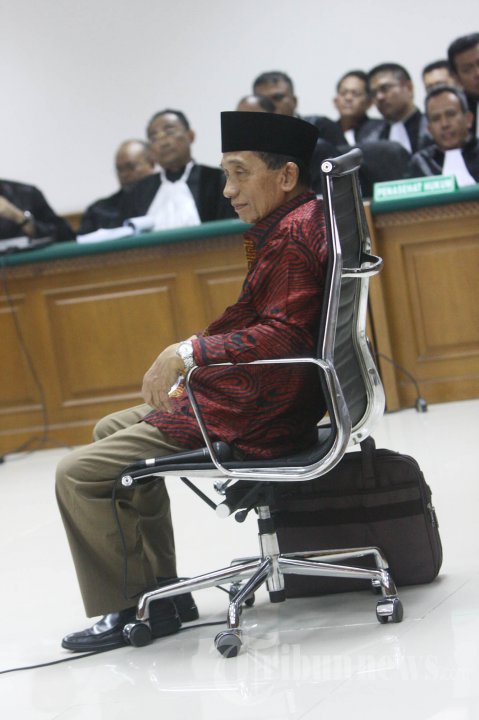 Fuad Amin Imron Jalani Sidang Perdana