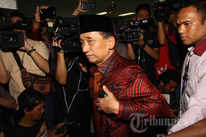 Fuad Amin Imron Jalani Sidang Perdana