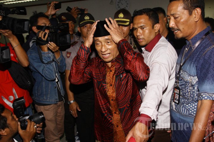 Fuad Amin Imron Jalani Sidang Perdana