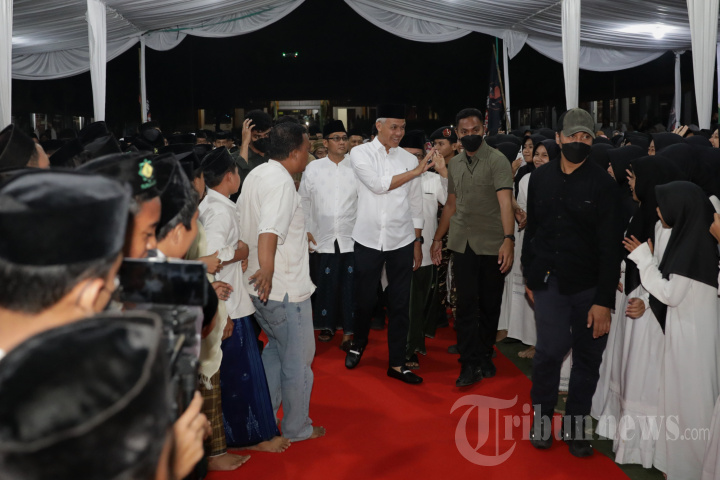 Ganjar Pranowo Hadiri Sholawat Kebangsaan di Bekasi