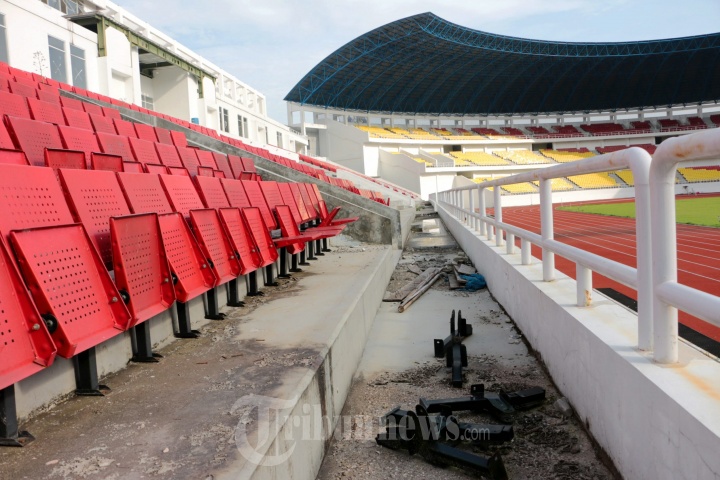 Ganjar Pranowo Tinjau Pembangunan Stadion Jatidiri Semarang