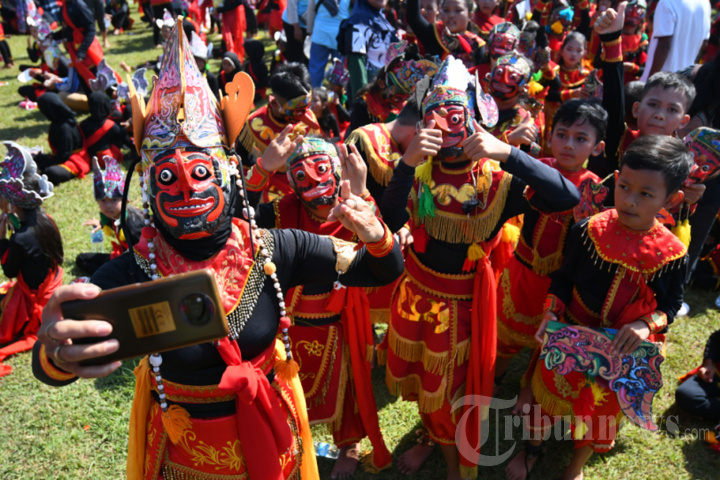 Gebyar Tari Topeng Bapang Malangan Diikuti 2.023 Siswa
