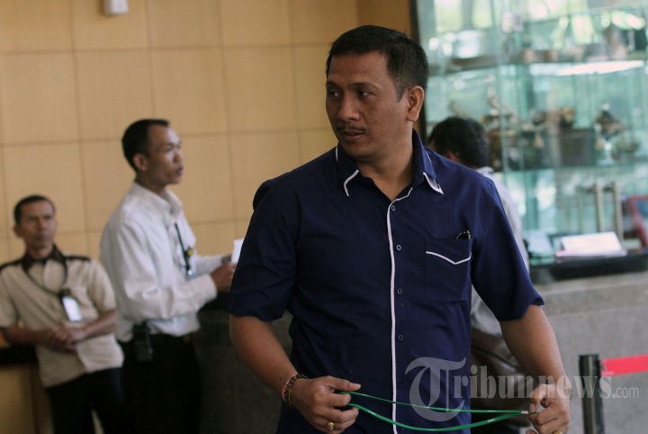 Gede Padek Suardika Jenguk Anas Urbaningrum