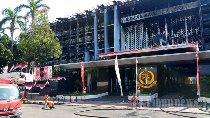 Gedung Kejagung Menghitam Usai Dilalap Api