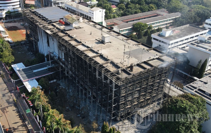 Gedung Kejagung Menghitam Usai Dilalap Api