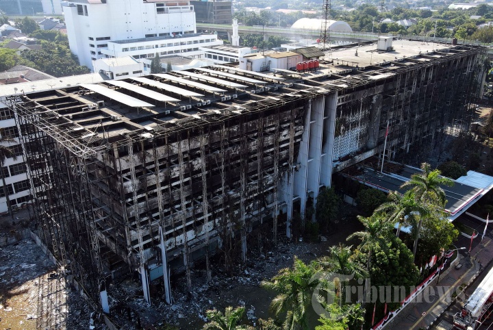 Gedung Kejagung Menghitam Usai Dilalap Api