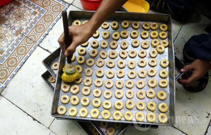 Geliat Sentra Kue Lebaran Kwitang