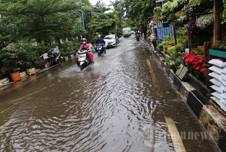 Genangan di Sunter Agung