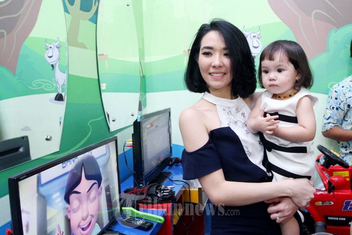 Gisella Anastasia Ajak Anaknya Potong Rambut