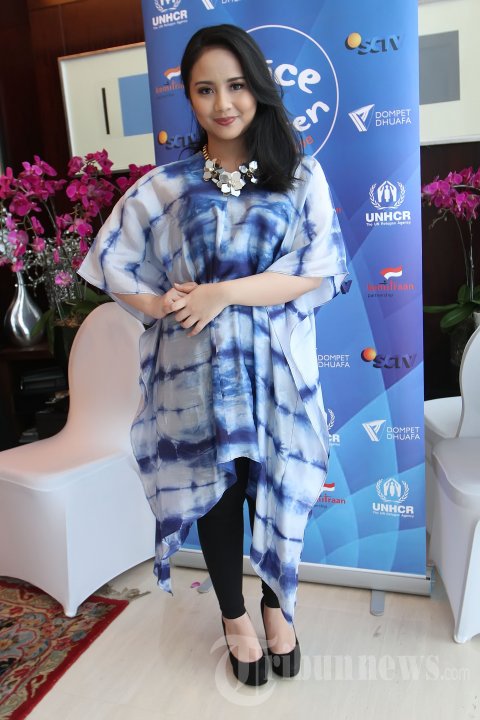 Penyanyi Aluna Sagita Gutawa atau lebih dikenal Gita Gutawa saat ditemui pada konferensi pers Konser Voice Of Children di Shangrila Residence, Jakarta Selatan, Rabu (7/10/2015). Gita Gutawa mendukung Konser Voice Of Children dengan mengumpulkan 1000 Buku untuk tampil secara gratis pada konser tersebut.