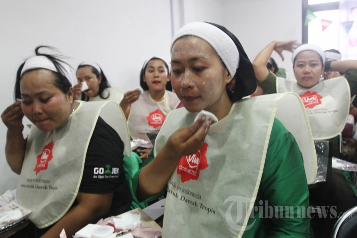 Gojek Berikan Kelas Kecantikan Kepada Driver Wanita