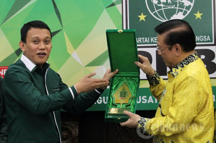 Golkar Kubu Agung Laksono Temui PKB