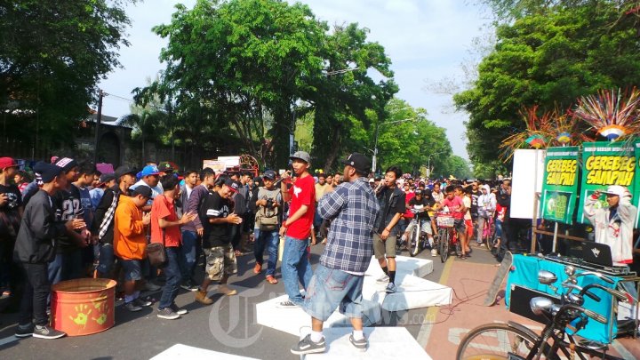 Grebeg Sampah di Acara Solo Green Festival 2014