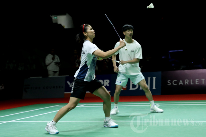 Greysia Polii Resmi Gantung Raket