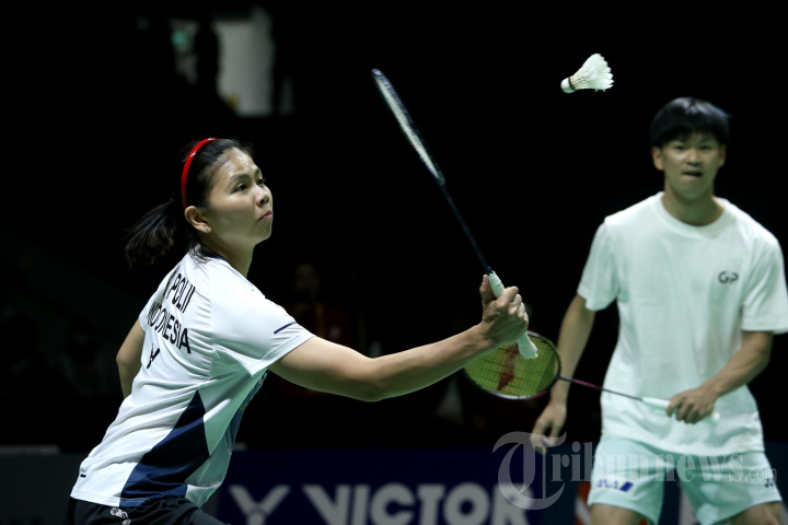 Greysia Polii Resmi Gantung Raket