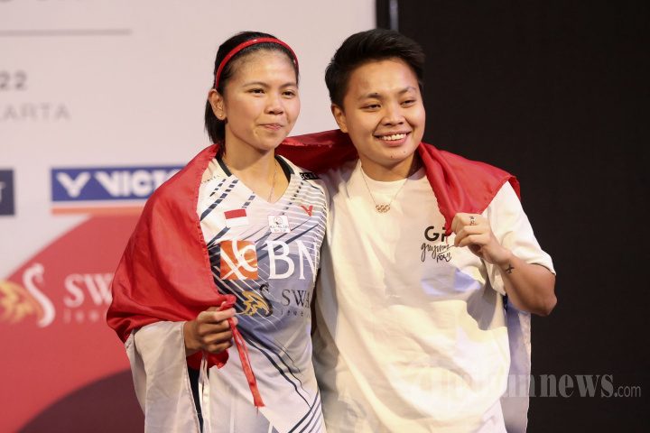 Greysia Polii Resmi Gantung Raket