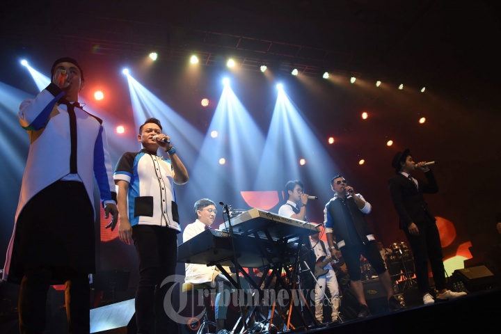 Grup Band Kahitna Konser di GCC Surabaya
