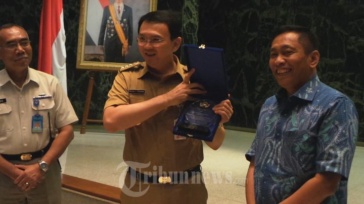 Gubernur Ahok Beri Kuliah Umum Pelajar SMA Tarnus