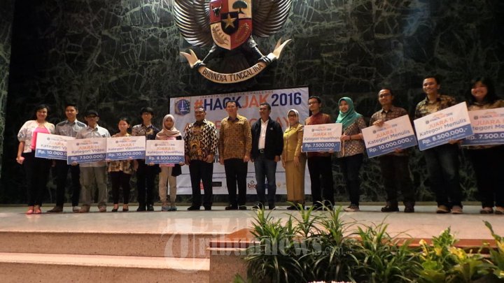 Gubernur Ahok Hadiri Penyerahan Hadiyah Kontes Hackjak 2016