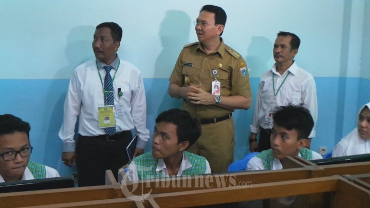 Gubernur Ahok Lakukan Inspeksi Ujian Nasional Berbasis Komputer