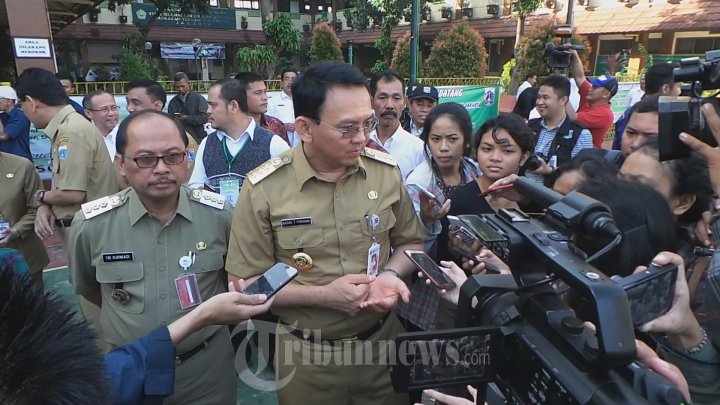 Gubernur Ahok Lakukan Inspeksi Ujian Nasional Berbasis Komputer