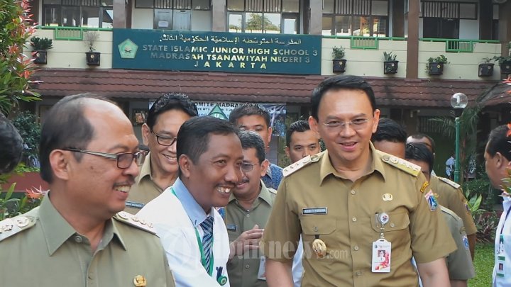 Gubernur Ahok Lakukan Inspeksi Ujian Nasional Berbasis Komputer