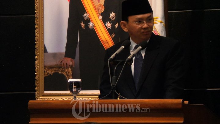 Gubernur DKI dan Wagub DKI Ajukan APBD ke DPRD DKI