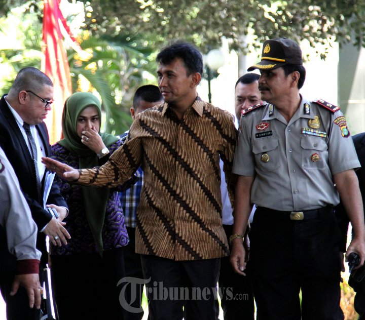 Gubernur Sumut Gatot dan Istrinya Penuhi Panggilan KPK