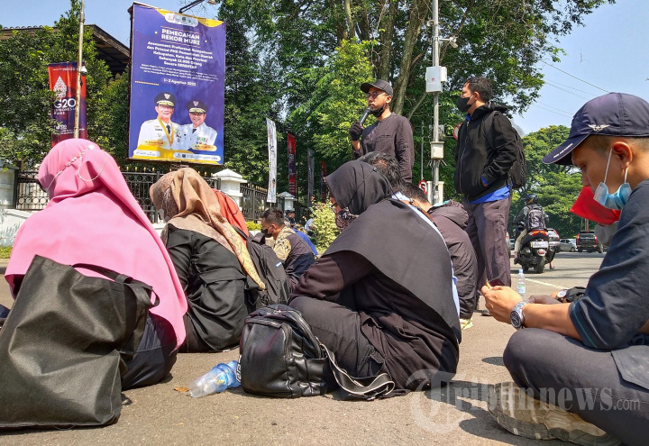 Guru Honorer SMA/SMK/SLB di Jabar Tuntut Diangkat PPPK