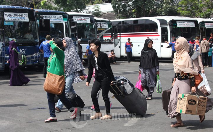 H+4 Arus Balik di Terminal Leuwipangjang Bandung Ramai