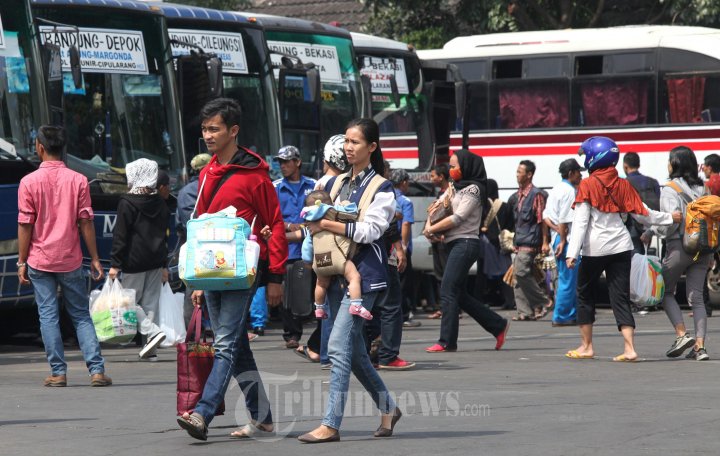 H+4 Arus Balik di Terminal Leuwipangjang Bandung Ramai