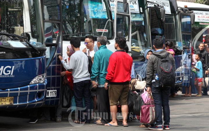 H+4 Arus Balik di Terminal Leuwipangjang Bandung Ramai