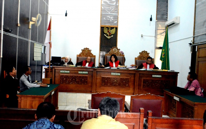 Hakim Lenny Pimpim Sidang Sengketa PT Astra