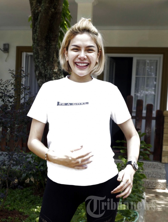 Hamil Besar, Nikita Mirzani Tetap Shooting
