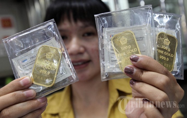 Harga Emas Antam Turun