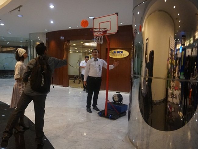 hari-pelanggan-bca-kcu-thamrin-jakarta_20150910_161454.jpg