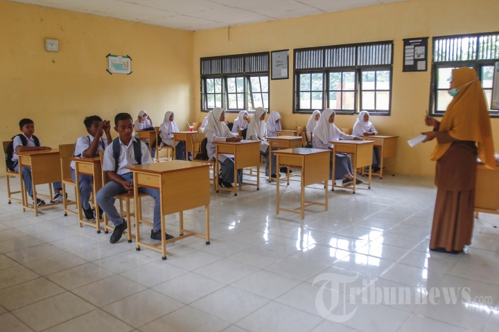 Hari Pertama Masuk Sekolah di Aceh Besar