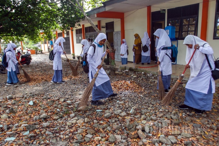 HARI PERTAMA MASUK SEKOLAH DI ACEH BESAR