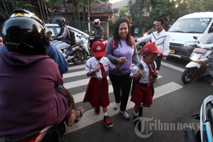Hari Pertama Masuk Sekolah Usai Idul Fitri