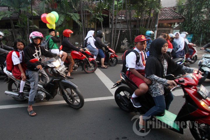 Hari Pertama Masuk Sekolah Usai Idul Fitri